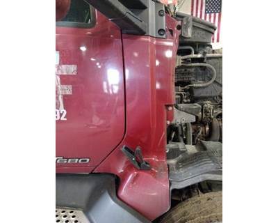 Kenworth T680 Right Cowl