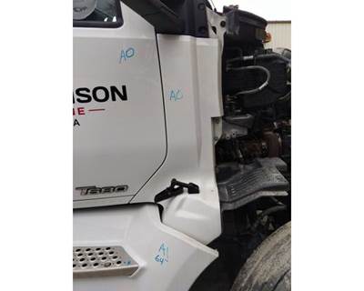Kenworth T680 Right Cowl