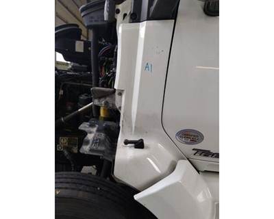 Kenworth T680 Left Cowl