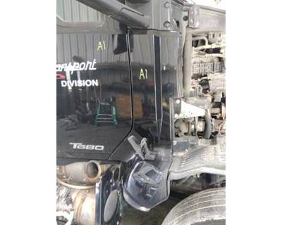 Kenworth T680 Right Cowl