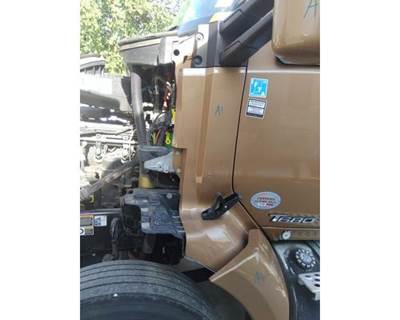 Kenworth T680 Left Cowl