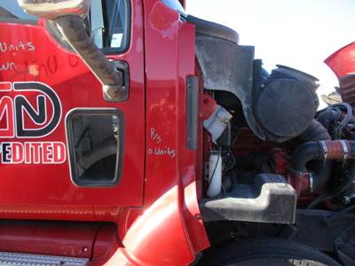 Peterbilt 387 Right Cowl