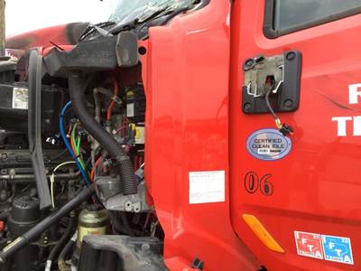 Peterbilt 579 Left Cowl