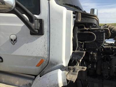 Peterbilt 579 Right Cowl