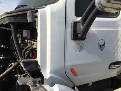 Peterbilt 579 Left Cowl