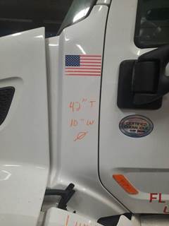 Peterbilt 579 Left Cowl