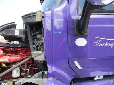 Peterbilt 579 Left Cowl