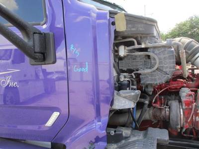 Peterbilt 579 Right Cowl