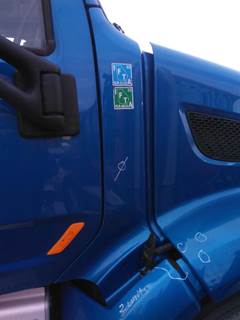 Peterbilt 579 Right Cowl