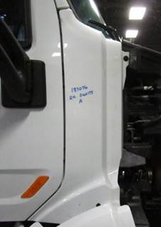 Peterbilt 579 Right Cowl