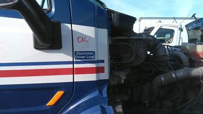 Peterbilt 579 Right Cowl