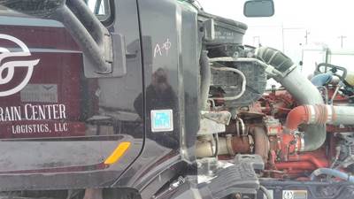 Peterbilt 579 Right Cowl