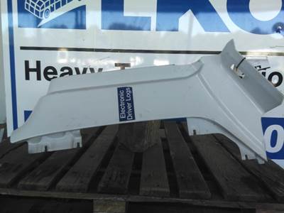 Peterbilt 579 Right Cowl