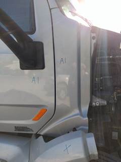 Peterbilt 579 Right Cowl