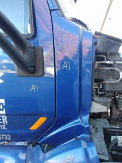 Peterbilt 579 Right Cowl