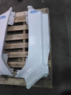 Peterbilt 579 Right Cowl