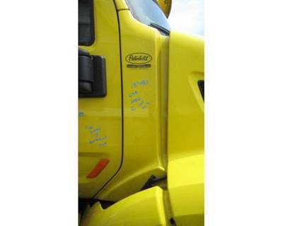 Peterbilt 579 Right Cowl