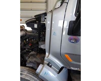 Peterbilt 579 Left Cowl