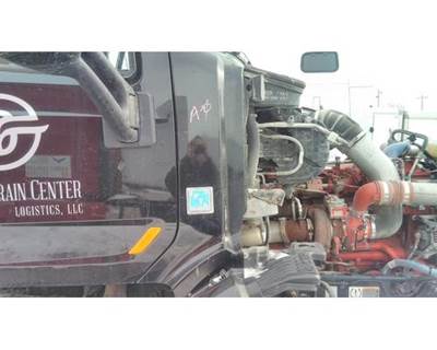 Peterbilt 579 Right Cowl