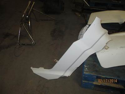 Sterling L7501 Right Cowl