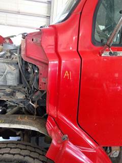 Sterling L9500 Left Cowl