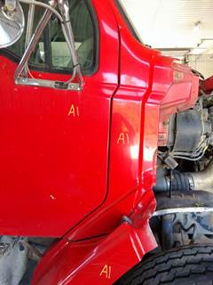 Sterling L9500 Right Cowl