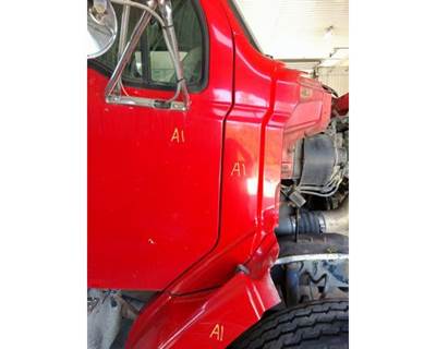 Sterling L9500 Right Cowl