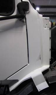 Volvo VNL Right Cowl