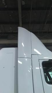 Volvo VNL Right Cowl