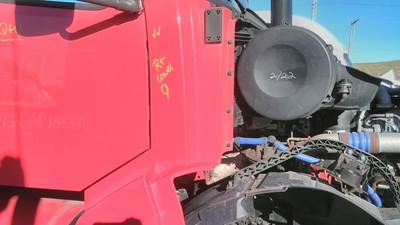 Volvo VNL Right Cowl