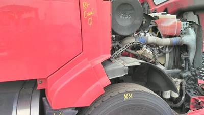 Volvo VNL Right Cowl