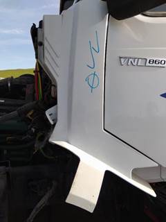 Volvo VNL Left Cowl