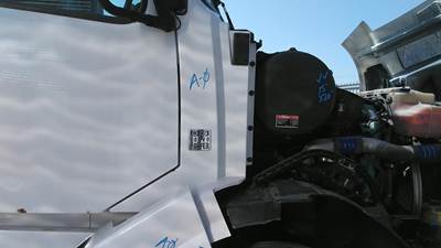 Volvo VNL Right Cowl