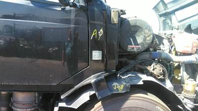 Volvo VNL Right Cowl