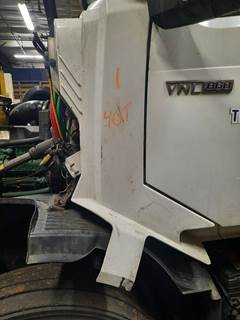 Volvo VNL Left Cowl