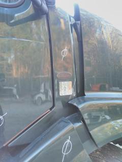 Volvo VNL Right Cowl