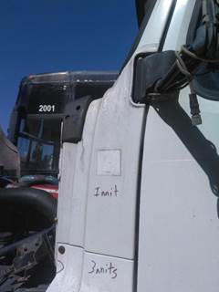 Volvo VNL Left Cowl