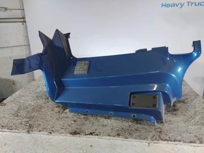 Volvo VNL Right Cowl