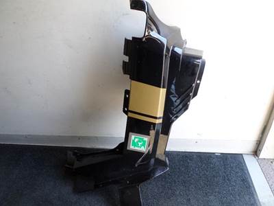 Volvo VNL Right Cowl