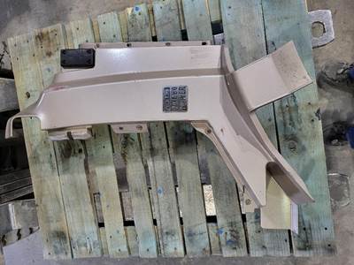 Volvo VNL Right Cowl