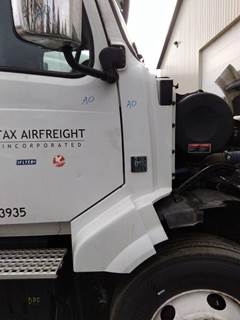 Volvo VNL Right Cowl