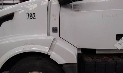 Volvo VNL Left Cowl
