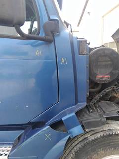 Volvo VNL Right Cowl