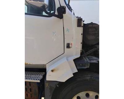 Volvo VNL Right Cowl