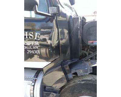 Volvo VNL Right Cowl