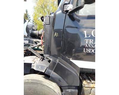Volvo VNL Left Cowl