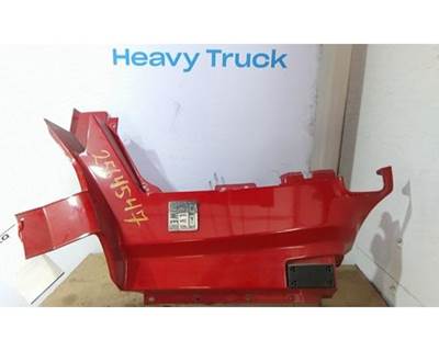 Volvo VNL Right Cowl