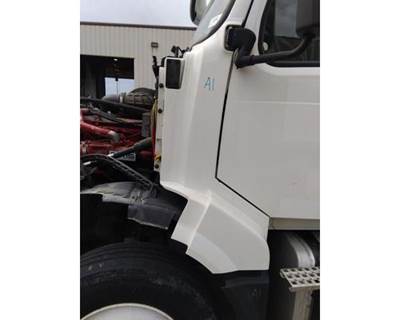 Volvo VNL Left Cowl