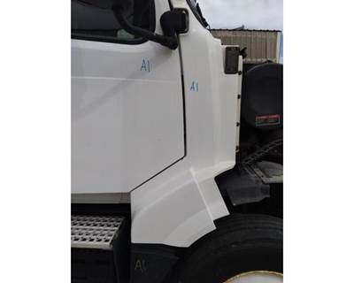 Volvo VNL Right Cowl