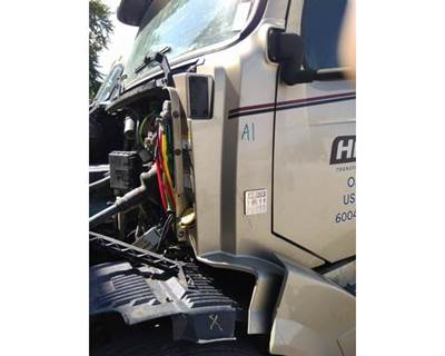 Volvo VNL Left Cowl